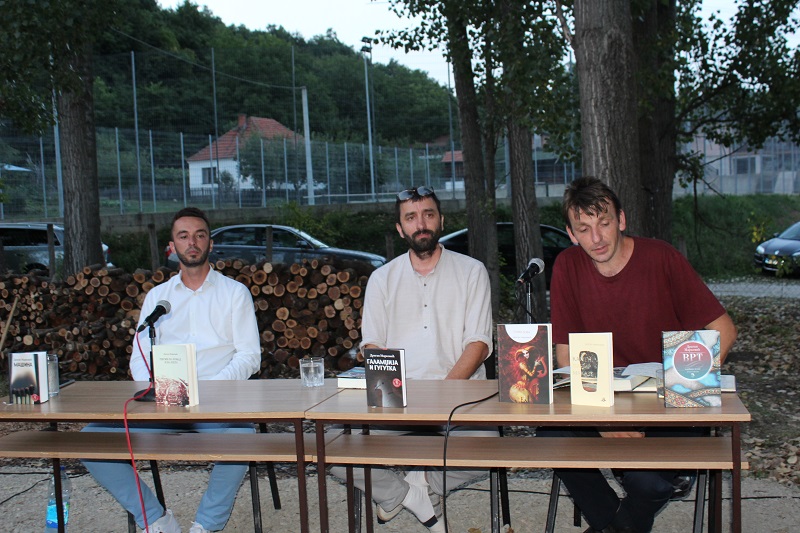Ugljevik: Promovisana knjiga “Vrt” pjesnika Dragana Markovića Ugljevik: Promovisana knjiga “Vrt” pjesnika Dragana Markovića