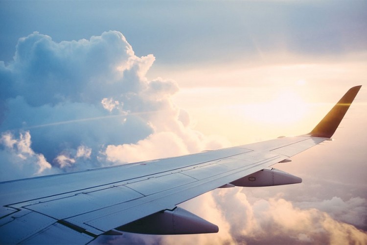 Žena iz Čikaga zakasnila na let, pa slagala da je u avionu bomba Žena iz Čikaga zakasnila na let, pa slagala da je u avionu bomba