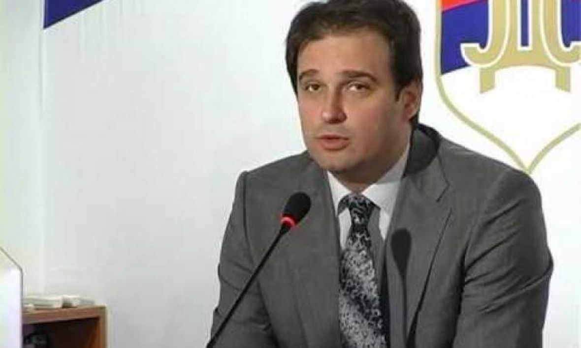 Govedarica: Načelnik opštine Gacko asfaltirao lokalni put prije nego što je donio Odluku o izboru najpovoljnijeg ponuđača Govedarica: Načelnik opštine Gacko asfaltirao lokalni put prije nego što je donio Odluku o izboru najpovoljnijeg ponuđača