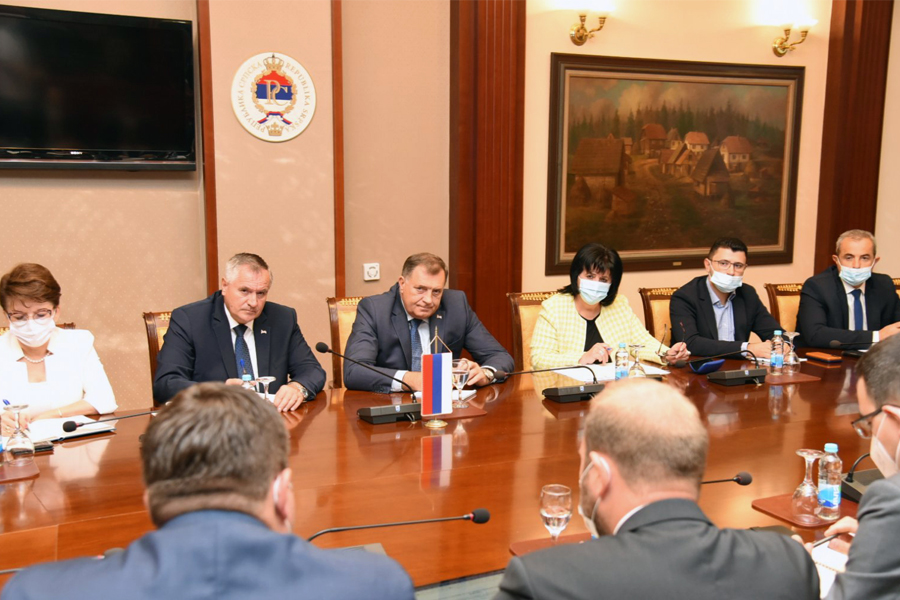 Dodik: Rok za izgradnju aerodroma u Trebinju 2023. godina. Srbija i Srpska zajedno u projektu Dodik: Rok za izgradnju aerodroma u Trebinju 2023. godina. Srbija i Srpska zajedno u projektu