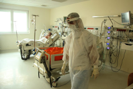 Korona potvrđena kod još 290 ljudi u Srpskoj Korona potvrđena kod još 290 ljudi u Srpskoj