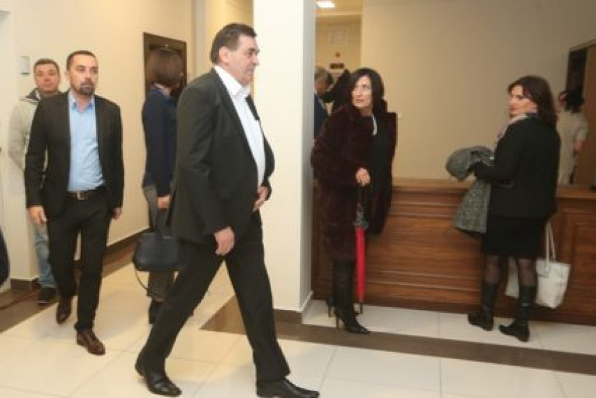 Radukić odlaže reviziju u Doboju da prikrije pljačku Radukić odlaže reviziju u Doboju da prikrije pljačku