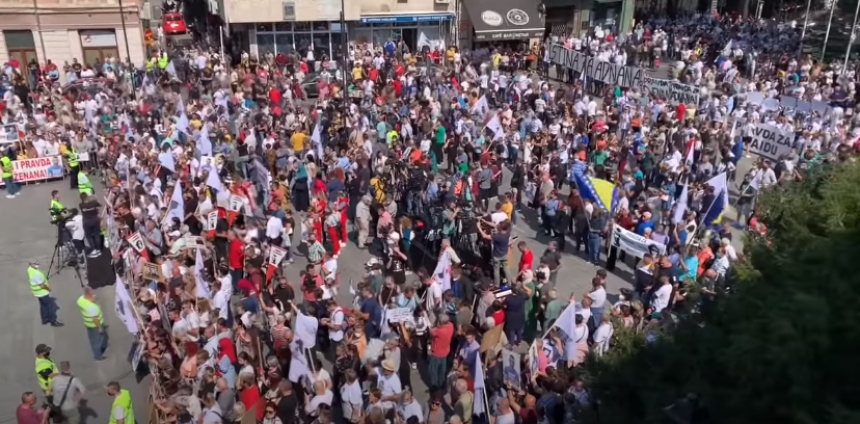 Hiljade građana na protestu ponovilo zahtjeve za pravdom Hiljade građana na protestu ponovilo zahtjeve za pravdom