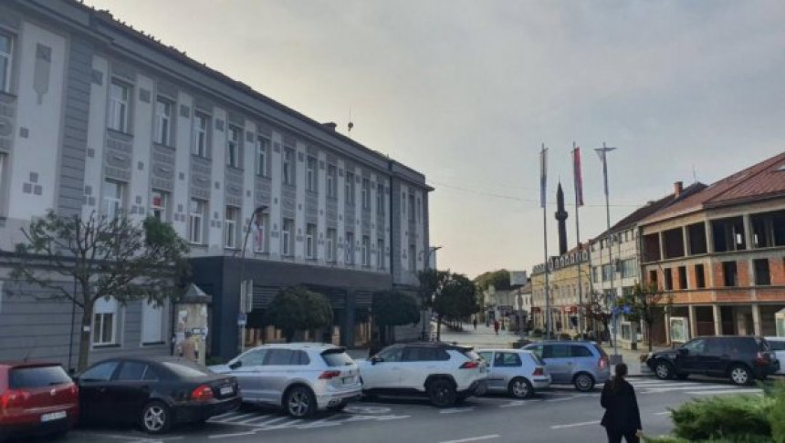 I srpsku trobojku koriste za podizanje ličnog rejtinga I srpsku trobojku koriste za podizanje ličnog rejtinga