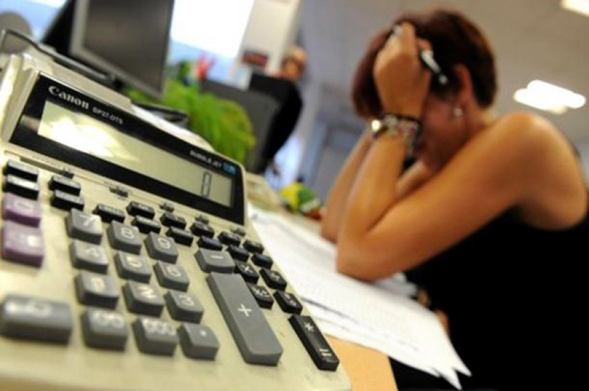 Plata za 10 godina veća za 161 KM, a troškovi za 500 KM Plata za 10 godina veća za 161 KM, a troškovi za 500 KM