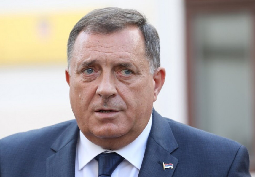 Abdikcija i potpuno povlačenje iz javnosti, jedino je rješenje Abdikcija i potpuno povlačenje iz javnosti, jedino je rješenje