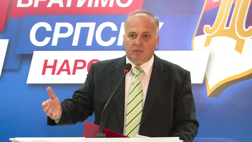 Šeraniću podnesi ostavku i prihvati odgovornost! Šeraniću podnesi ostavku i prihvati odgovornost!