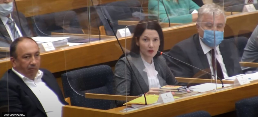 Trivić: Podnesite ostavke Vlada će pasti svakako Trivić: Podnesite ostavke Vlada će pasti svakako
