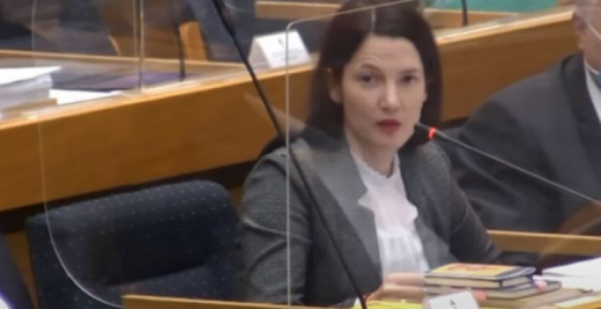 SNSD je izdao i Narodnu skupštinu i Republiku Srpsku SNSD je izdao i Narodnu skupštinu i Republiku Srpsku