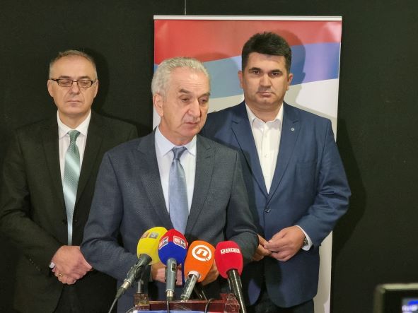 Politika SNSD-a i Dodika najveća opasnost za Republiku Srpsku Politika SNSD-a i Dodika najveća opasnost za Republiku Srpsku