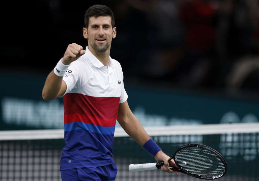 Novak Đoković se pobjedom protiv Tejlora Frica plasirao u polufinale Mastersa u Parizu