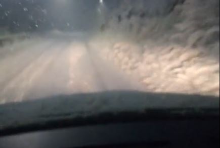 Snijeg donio nevolje vozačima, u ovim predjelima najkritičnije (VIDEO)