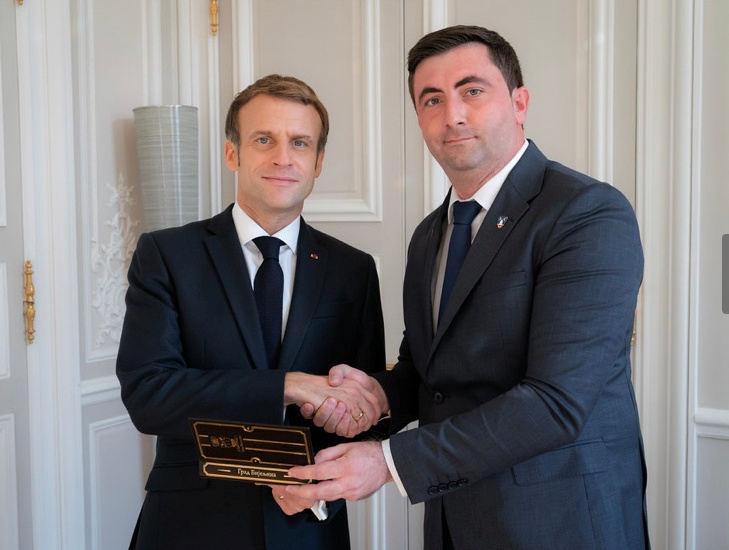 Makron i Petrović: puna podrška Francuske za napore mladih lidera