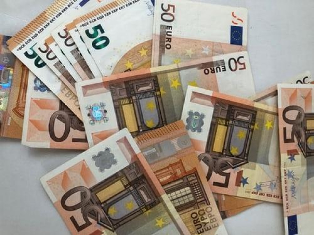 U Hrvatskoj euro u upotrebi od 2023.