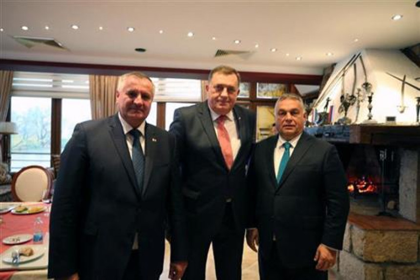 Dodik od Orbana tražio pomoć za zaduženje Srpske?! Dodik od Orbana tražio pomoć za zaduženje Srpske?!