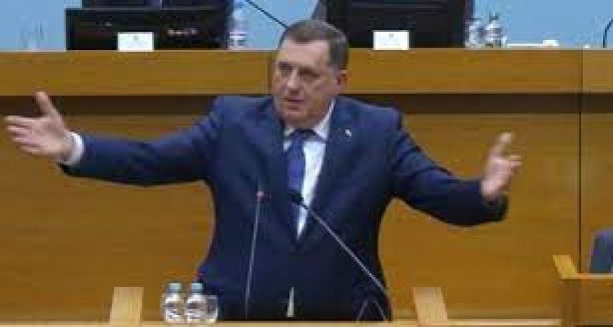 Zbog pritiska na porodični biznis Dodik se povlači. Nema skupštine o vraćanju nadležnosti