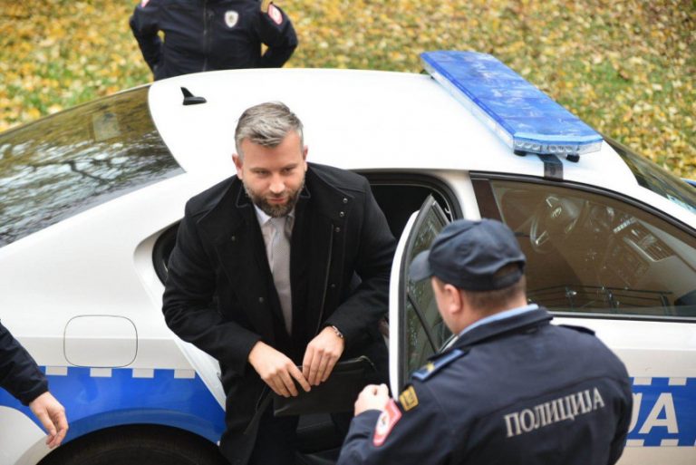 Bivši odbornik SNSD-a Stojan Vukajlović pušten da se brani sa slobode