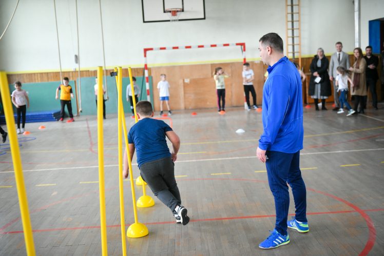 Višestruka korist projekta besplatnih sportskih sekcija u školama Višestruka korist projekta besplatnih sportskih sekcija u školama