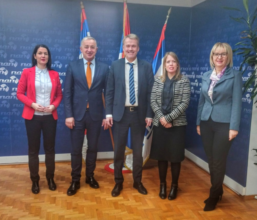 Lideri SDA, SNSD i HDZ igraju opasnu političku igru Lideri SDA, SNSD i HDZ igraju opasnu političku igru