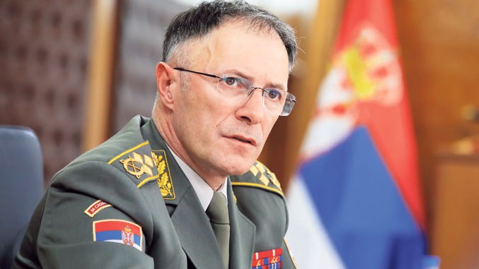 Mojsilović uručio vojne spomenice za učešće u odbrani od NATO agresije penzionisanim generalima Miladinoviću i Panduroviću