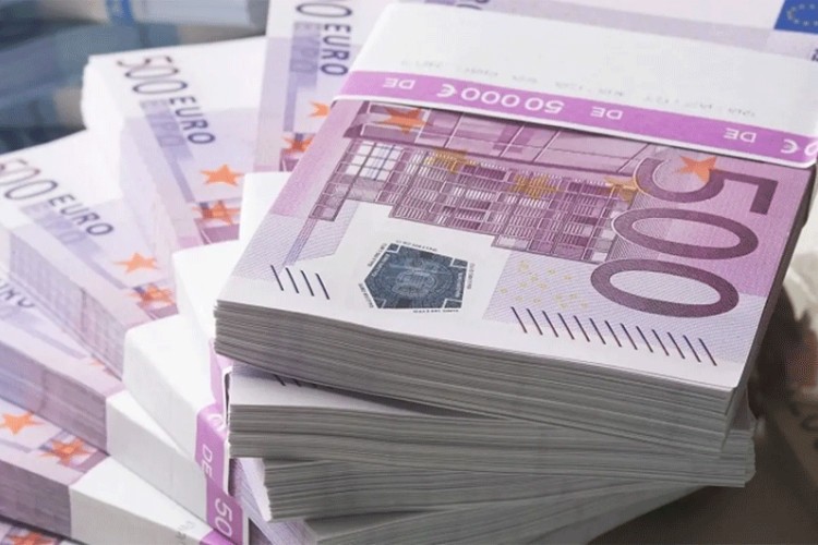 Banka greškom uplatila 155 miliona evra na račune klijenata! Banka greškom uplatila 155 miliona evra na račune klijenata!