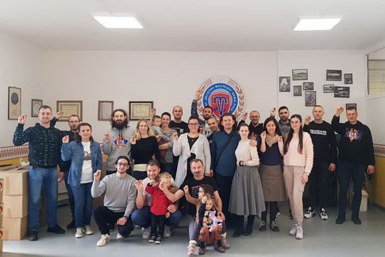 Srbsko sabranje “Baštionik” i ove godine pomaže višečlanim porodicama: Riječi ljubavi vrednije od poklona