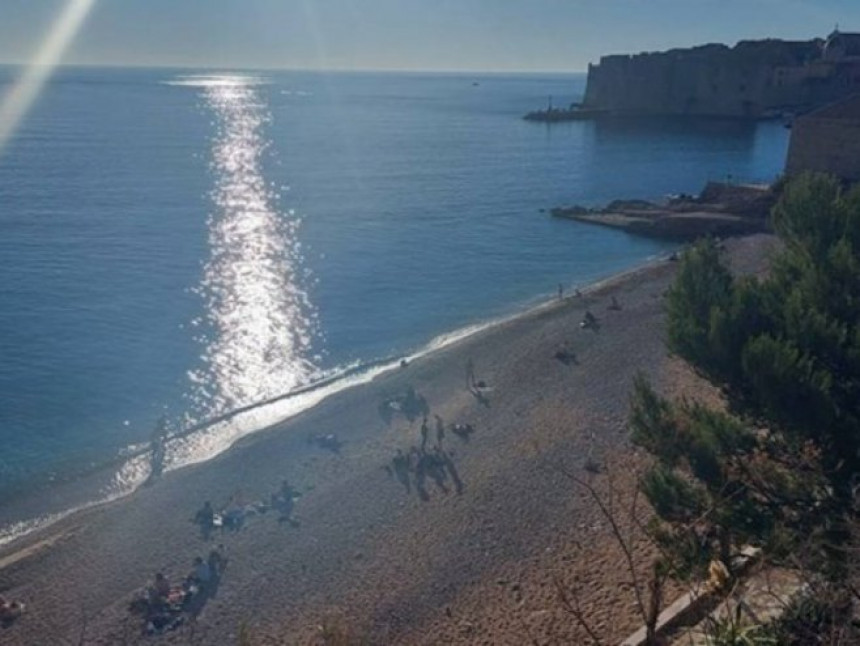 Dubrovnik: Kupanje u januaru na 19 stepeni