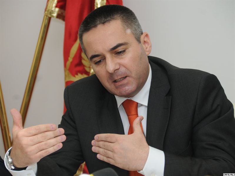 Ko je sve naređivao i potpisivao u Upravi policije: Veljović na sumnjiv način koristio faksimil 15 godina Ko je sve naređivao i potpisivao u Upravi policije: Veljović na sumnjiv način koristio faksimil 15 godina
