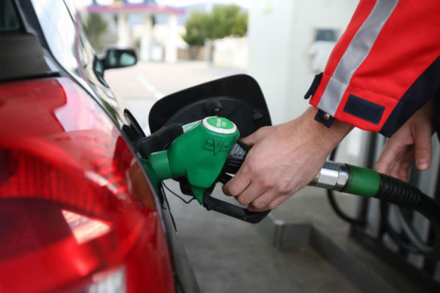 Recesija i manja potražnja smanjuju cijene goriva i u BiH