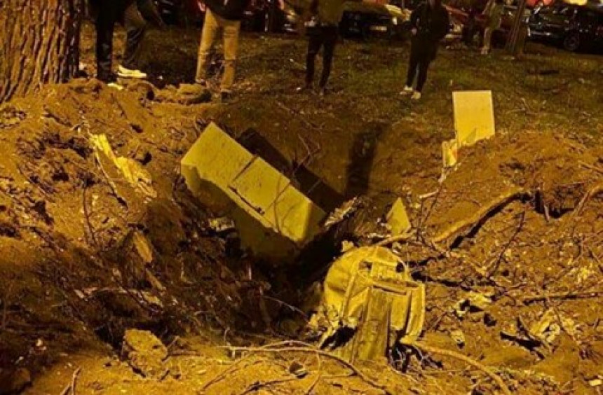 Jaka eksplozija u Zagrebu, u asfaltu velika rupa(VIDEO)