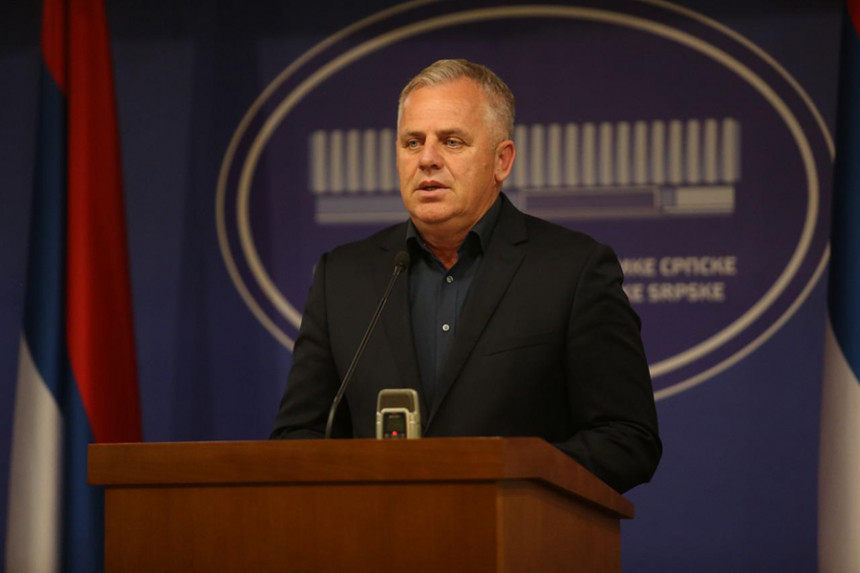 Svi ste u kriminalu do guše, počev od ministra Zore Vidović! Svi ste u kriminalu do guše, počev od ministra Zore Vidović!