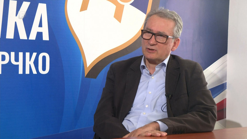 Bosić: Šmitove odluke su usluga režimu u Srpskoj, svaki put pred izbore se desi nešto ovako Bosić: Šmitove odluke su usluga režimu u Srpskoj, svaki put pred izbore se desi nešto ovako