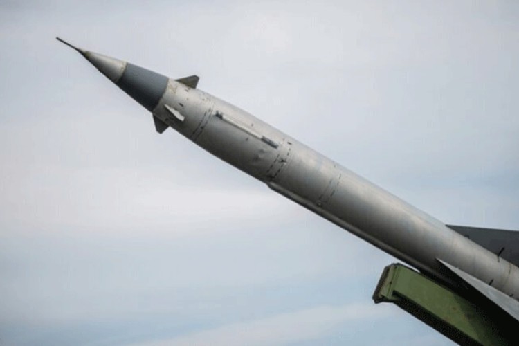 Rusija: Počela serijska proizvodnja raketnog sistema S-500