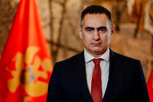 Damjanović: Vlada neće smanjivati plate, penzije i socijalna davanja