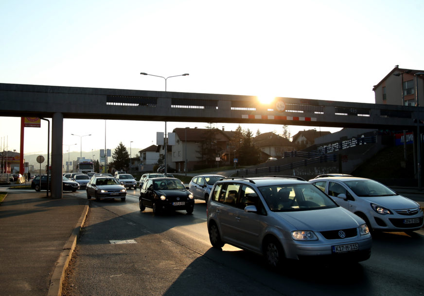 Vozači, imajte strpljenja: Velika gužva na graničnom prelazu u Velikoj Kladuši