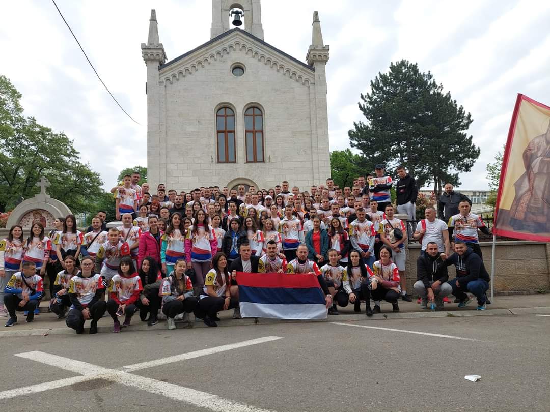 Bileća: 150 vjernika u hodočašću do manastira Ostrog (Foto)