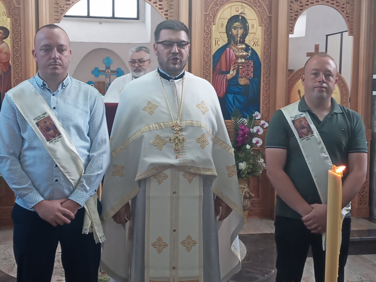 Čarkić i Kosorić: Ponosni smo što smo bili kumovi slave crkve Svete Trojice (Foto) Čarkić i Kosorić: Ponosni smo što smo bili kumovi slave crkve Svete Trojice (Foto)
