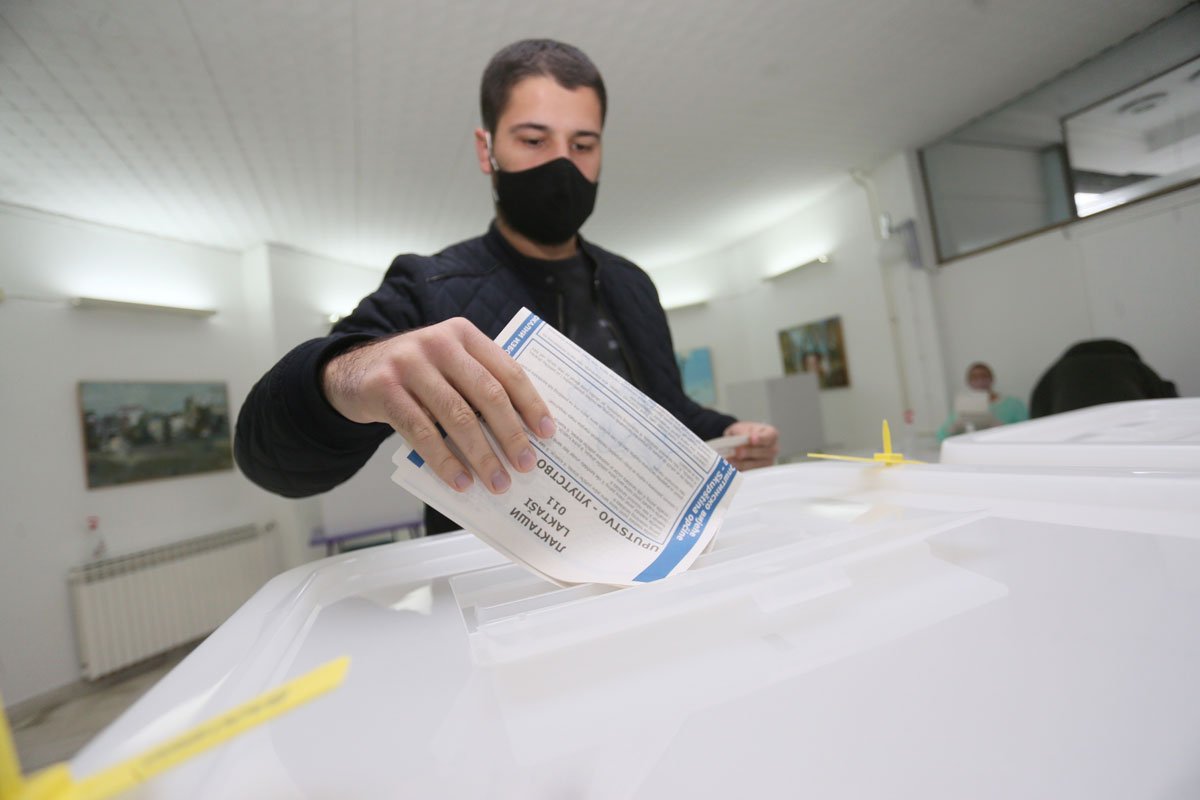 Partije u Srpskoj spremaju se za izbore: Bitka za glasove na dva fronta