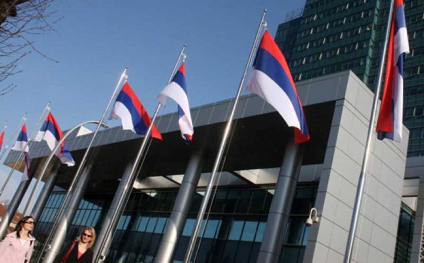 Vlada Srpske dijeli po 25 kilograma brašna i 2 litra ulja
