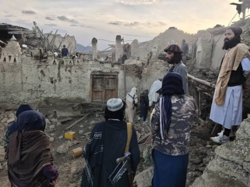 U zemljotresu u Avganistanu 950 poginulih