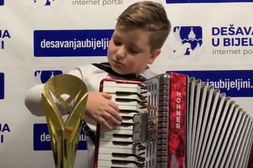 Perić osvojio zlato na “Harmonika festu” u Tivtu