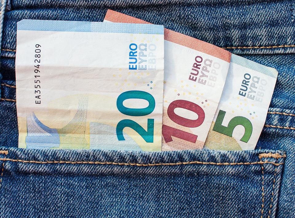 Hrvatska i zvanično primljena u evrozonu, od 1. januara evro mijenja kunu