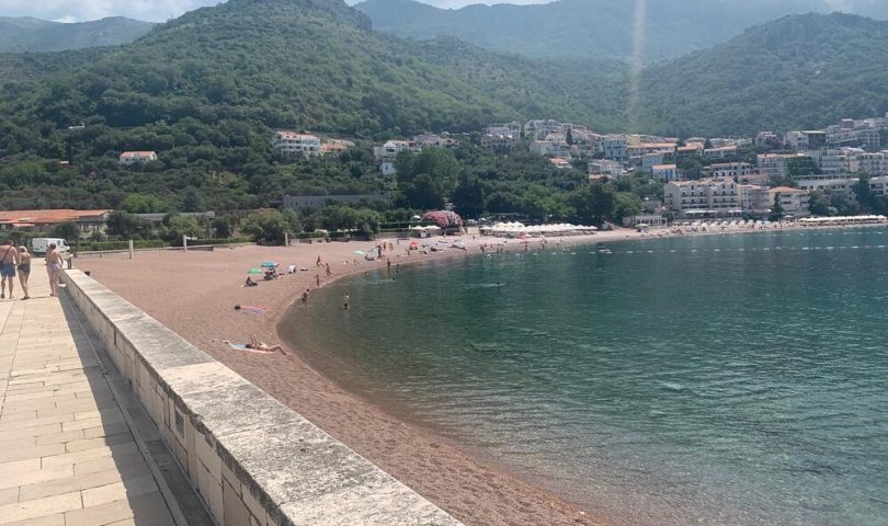 Crnogorski mediji pišu o fijasku turističke sezone: Plaže zjape prazne, ovo je katastrofa