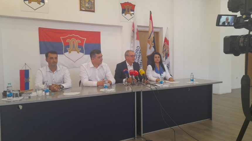 SDS uputio apel Dobojlijama: Ne dozvolite da budete papci! SDS uputio apel Dobojlijama: Ne dozvolite da budete papci!