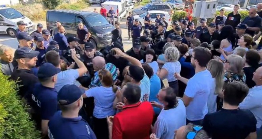 Prava drama kod Livna, sukob građana i policije Prava drama kod Livna, sukob građana i policije