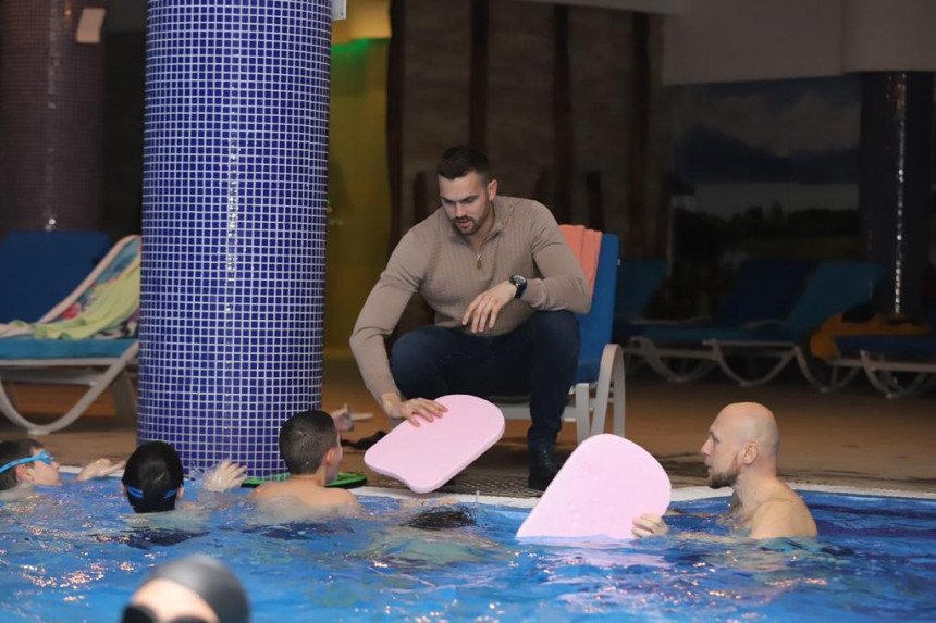 Stanišić o Školi plivanja: Radost za 150 mališana Stanišić o Školi plivanja: Radost za 150 mališana