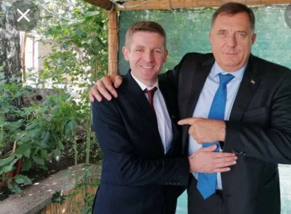 Načelnik Gacka preživljava sa 3 504 KM plate i troškovima autobuske karte od 5 KM po danu Načelnik Gacka preživljava sa 3 504 KM plate i troškovima autobuske karte od 5 KM po danu
