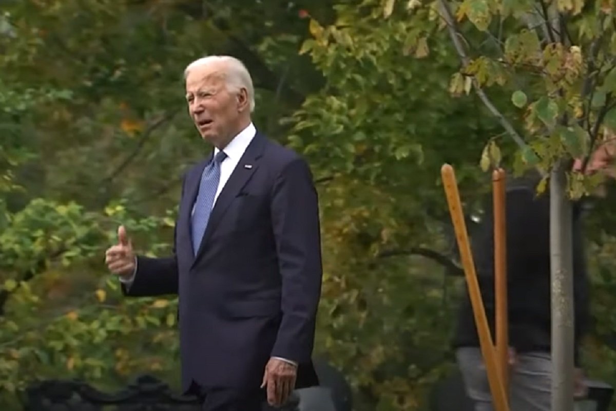 Dezorijentisani predsjednik Bajden ne zna kuda ide (VIDEO) Dezorijentisani predsjednik Bajden ne zna kuda ide (VIDEO)