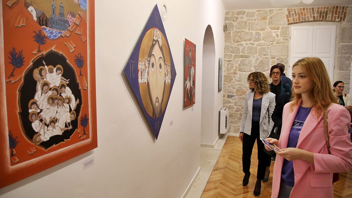 Izložba „Sveti novomučenici jasenovački u svjetlosti vaskrsenja“ otvorena u Muzeju Hercegovine Izložba „Sveti novomučenici jasenovački u svjetlosti vaskrsenja“ otvorena u Muzeju Hercegovine