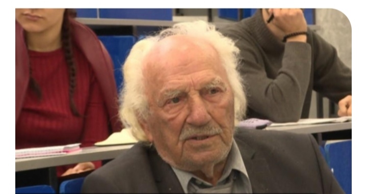 Branislav upisao fakultet u 88. godini: Mi stari nismo za bacanje